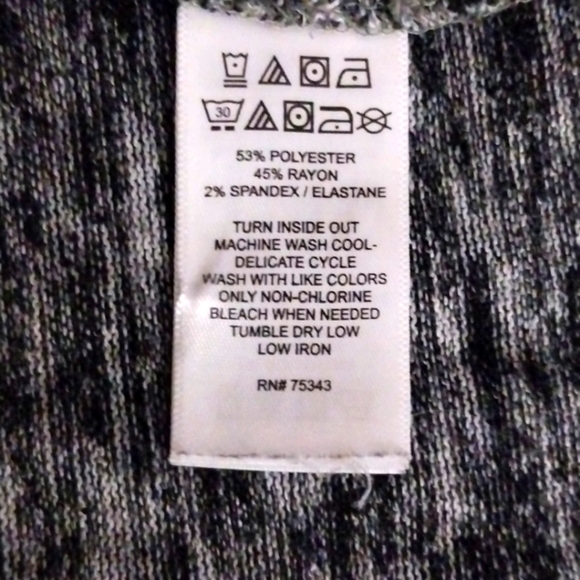 Tahari Sweater, cowl neck, marbled type pattern, black/gray. Fits L 14 - XL 16 - Picture 6 of 6